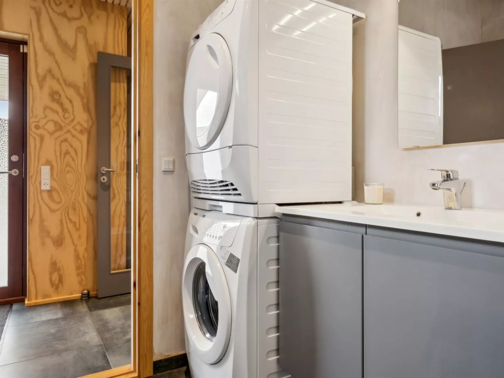 "Eila" - 400m from the sea-Drinnen