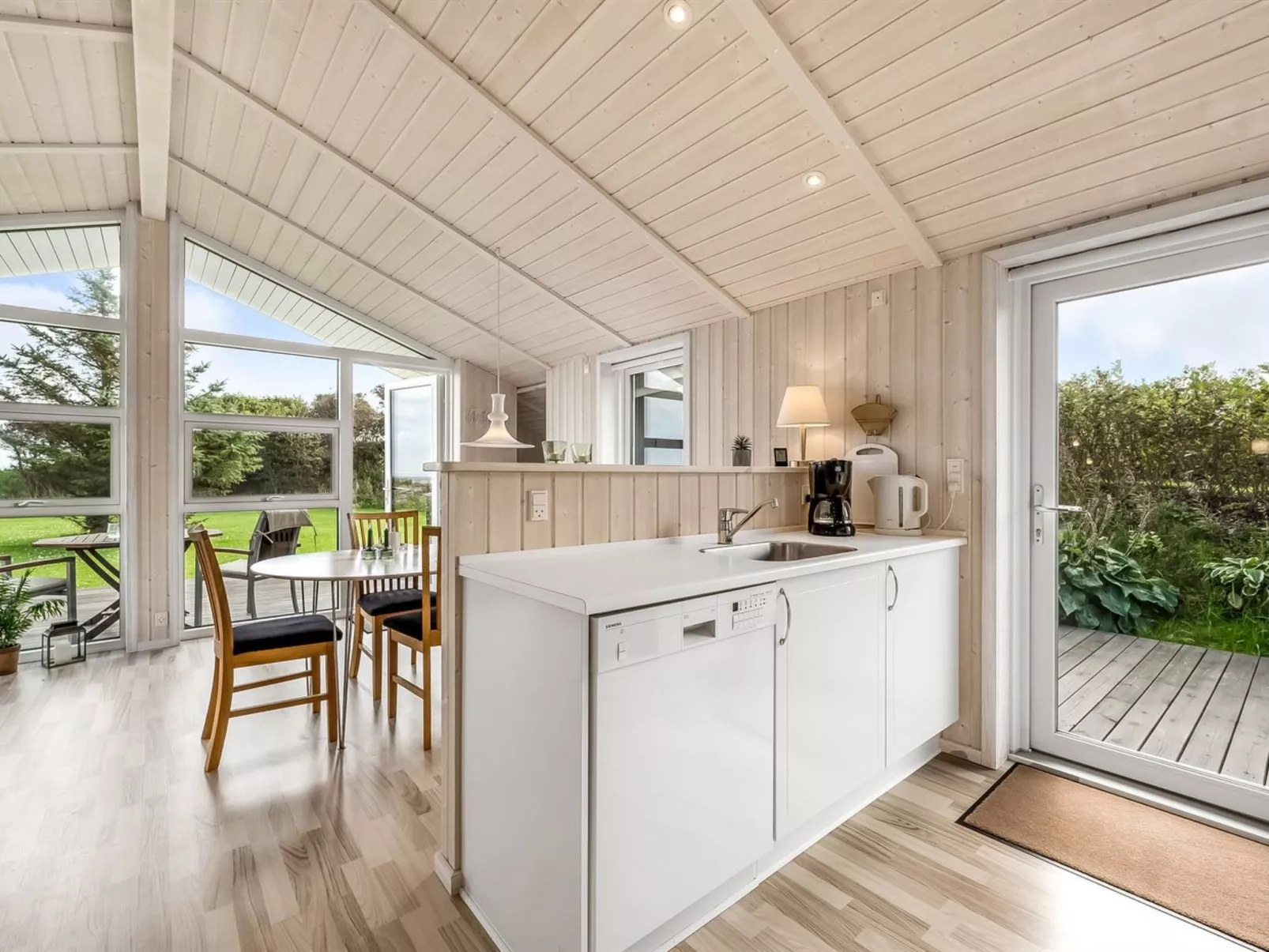 "Tanna" - 330m to the fjord-Inside