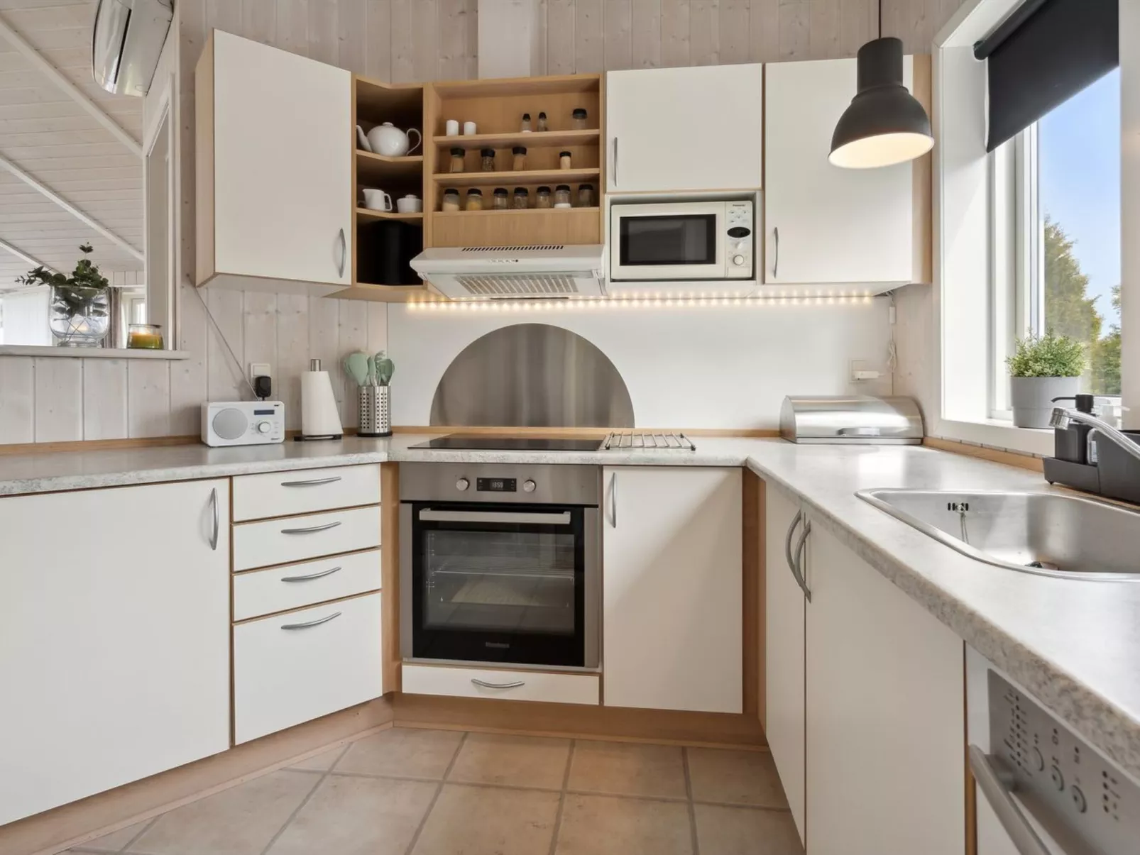 "Arnod" - 400m from the sea-Dedans