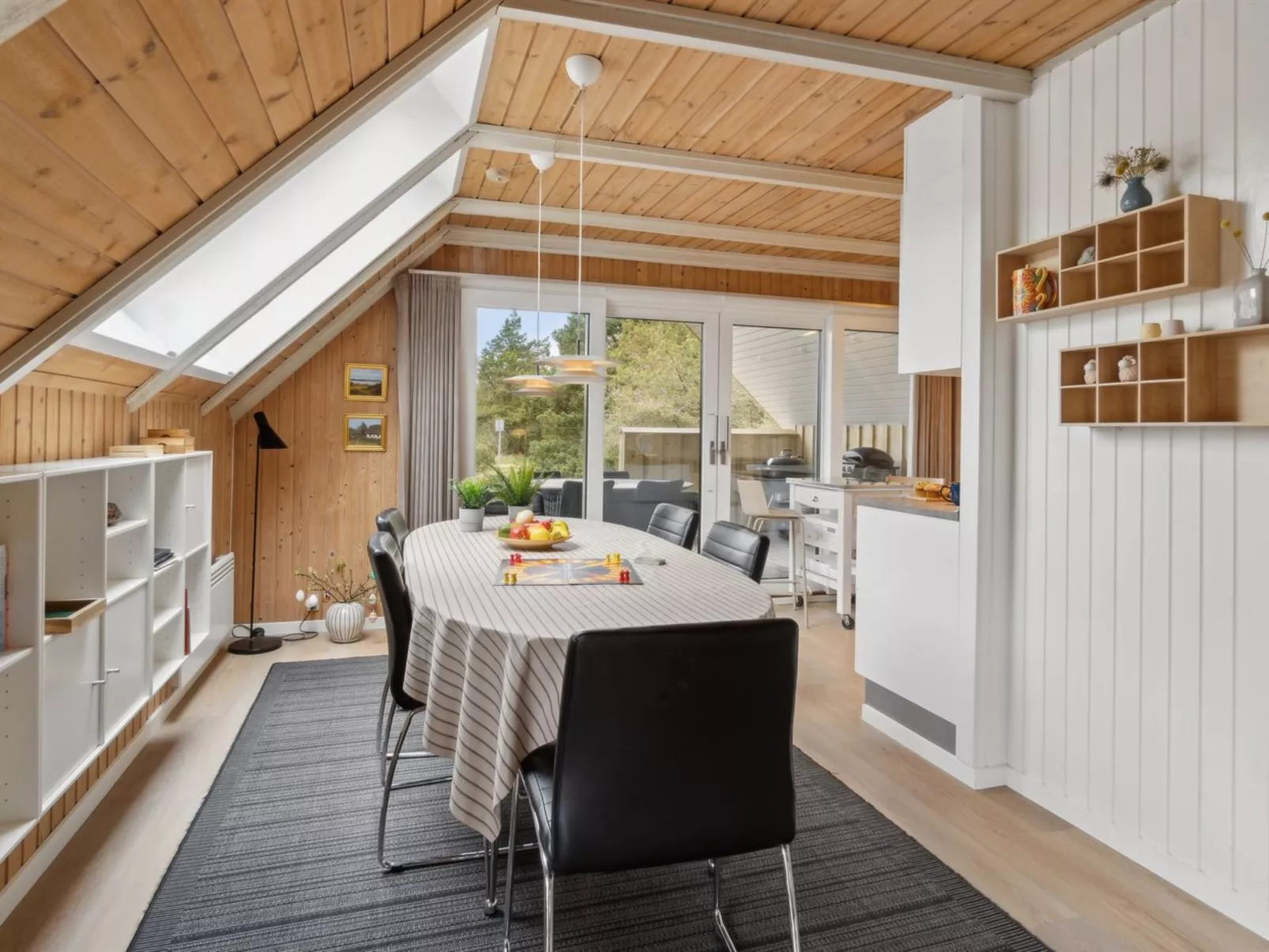 "Wale" - 3.3km from the sea-Drinnen