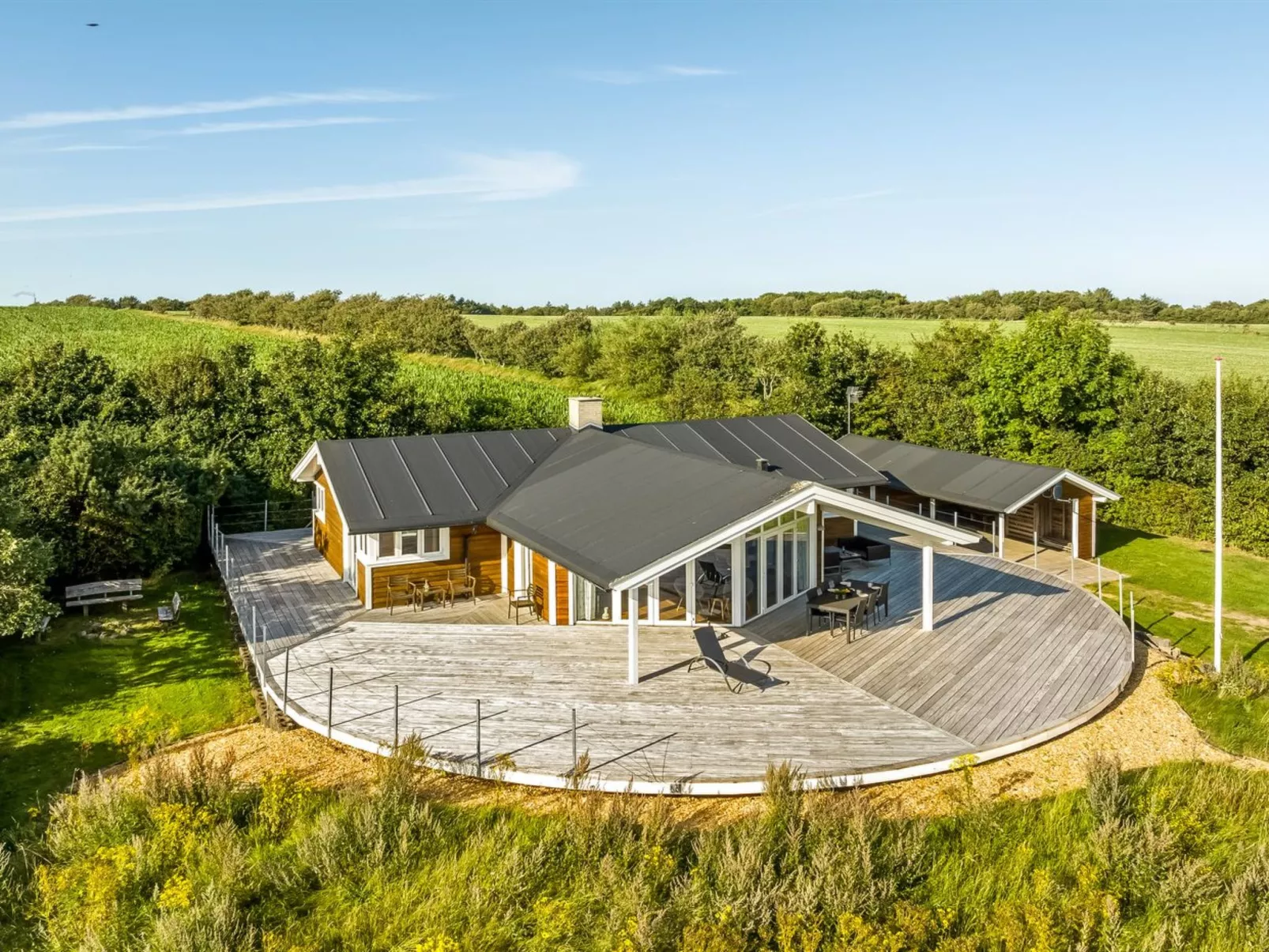 "Eljas" - 200m to the fjord-Outside