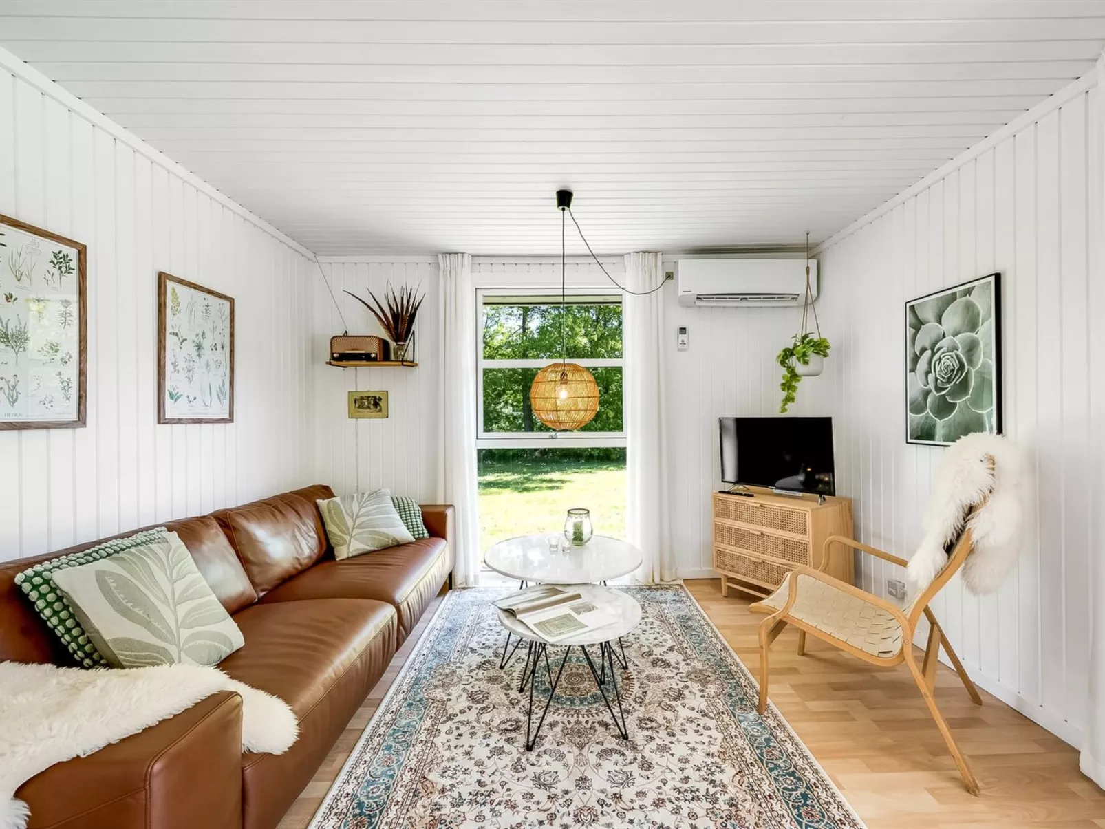 "Raisa" - 200m to the fjord-Inside