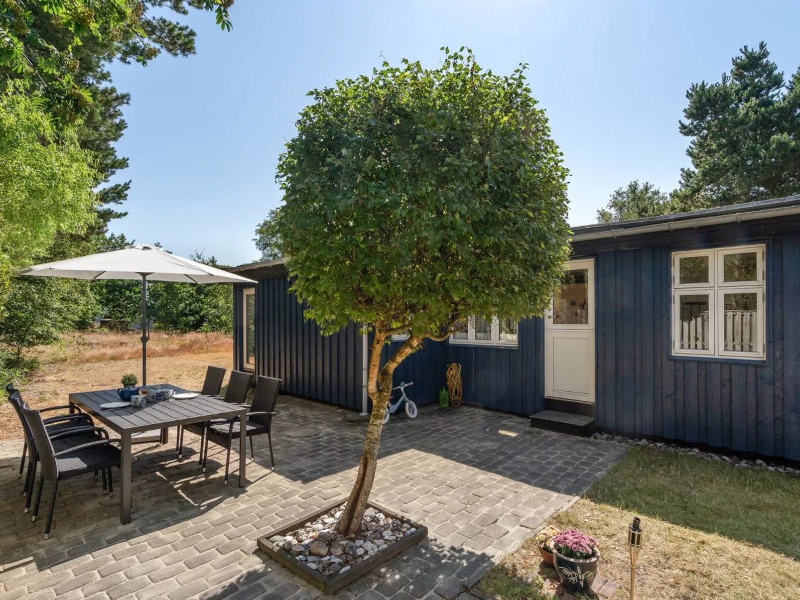 "Sebastian" - 100m to the fjord-Outside