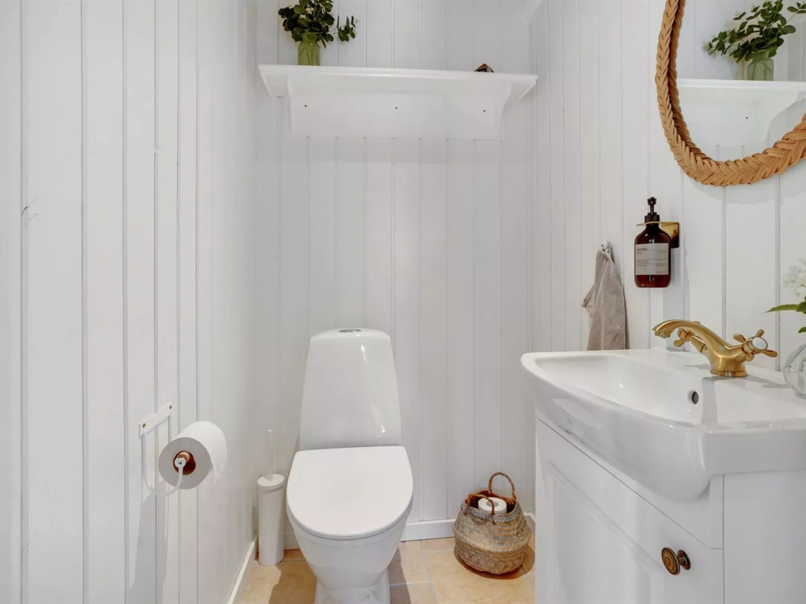 "Gunnulf" - 750m from the sea-Inside