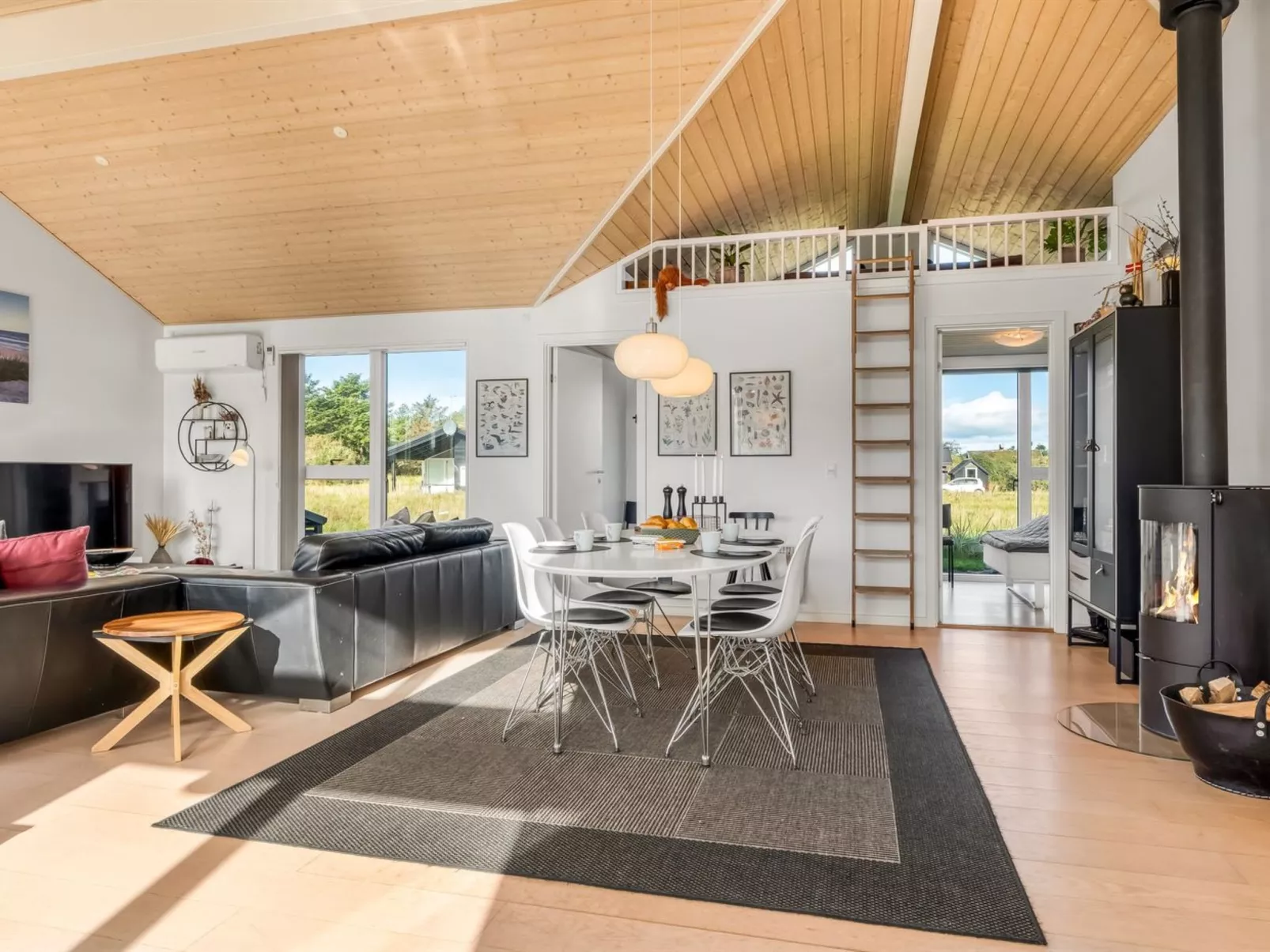 "Yaim" - 800m from the sea-Drinnen