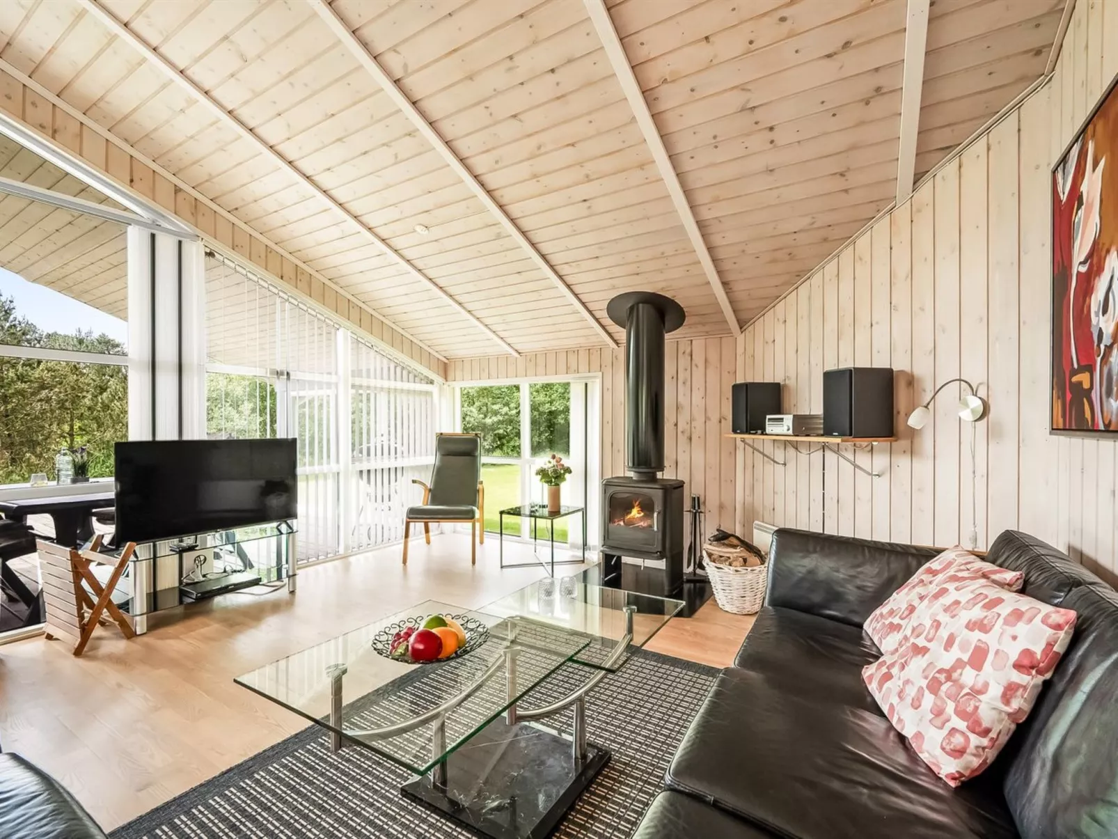 "Karlsefni" - 600m to the fjord-Inside