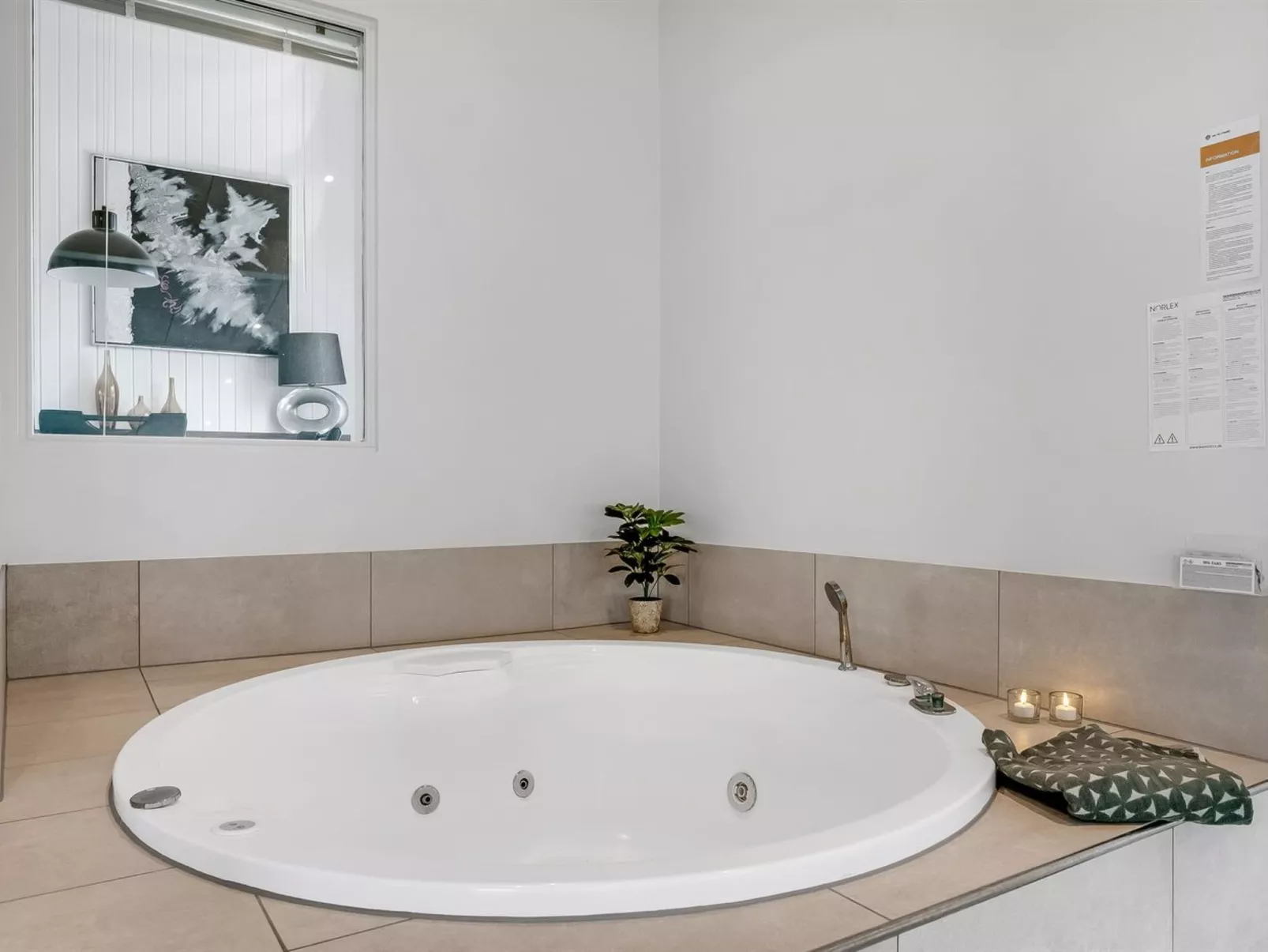 "Saku" - 495m to the fjord-Drinnen