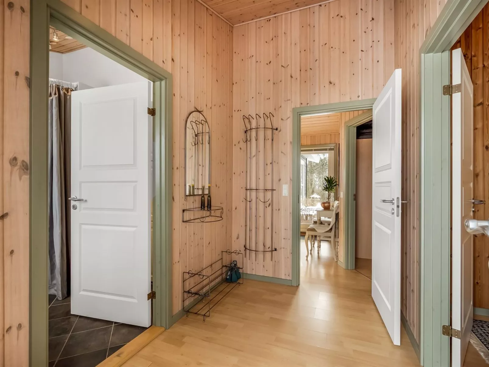 "Kai" - 500m to the fjord-Inside