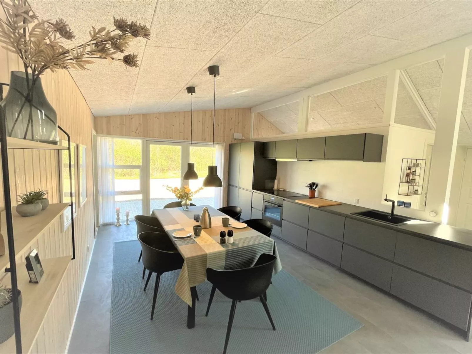 "Gustaf" - 400m to the fjord-Inside