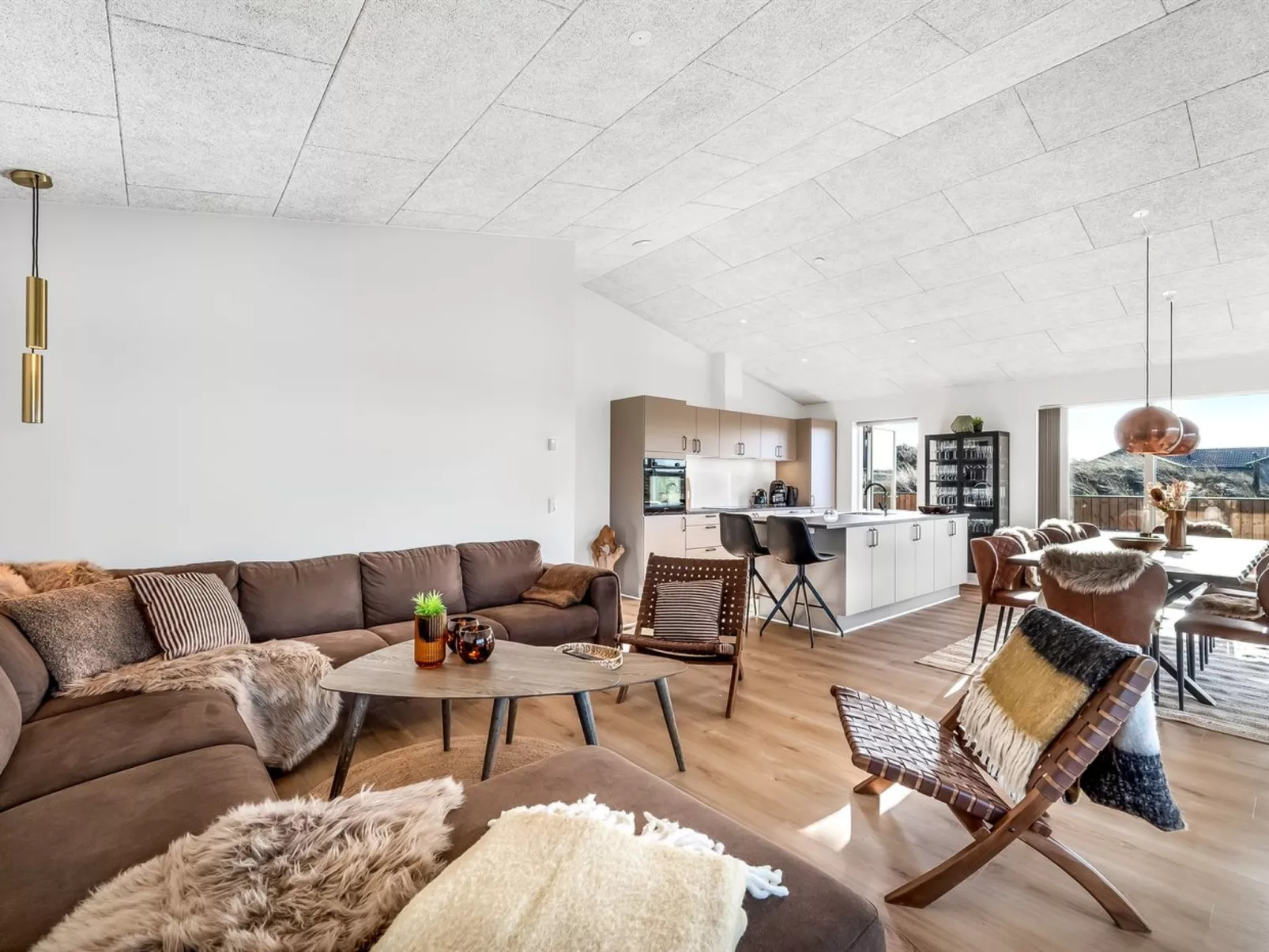 "Waldar" -  from the sea-Inside