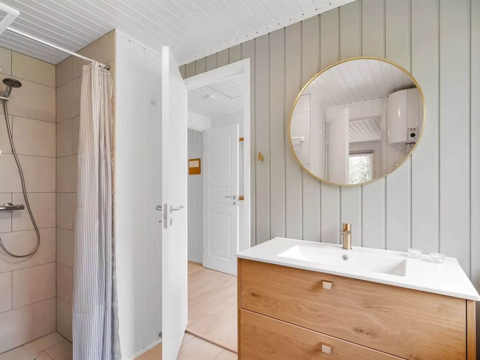 "Gudrid" - 250m to the fjord-Inside