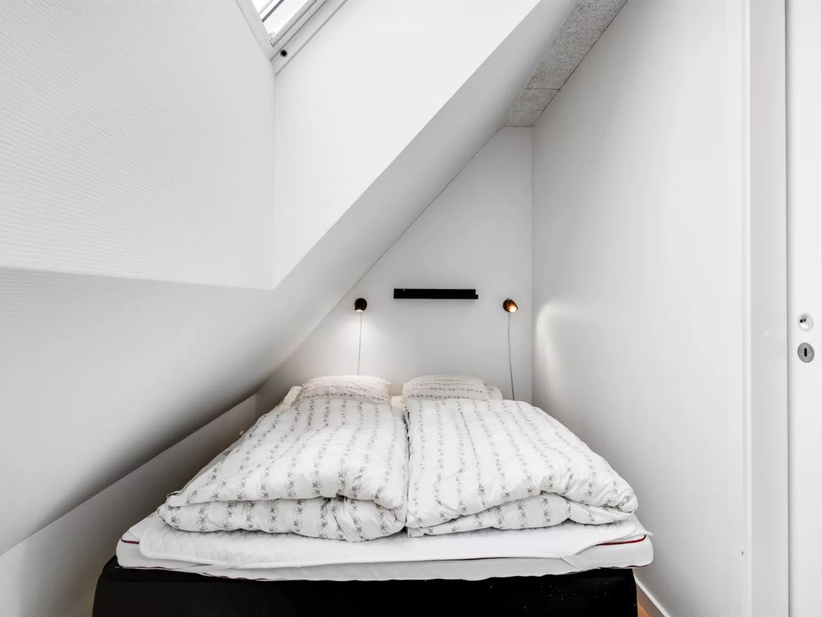 "Nafne" - 1.2km from the sea-Dedans