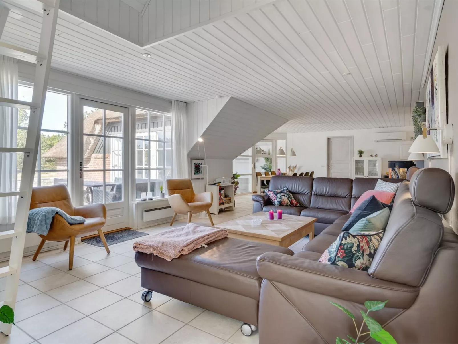 "Alwina" - 2.5km from the sea-Dedans