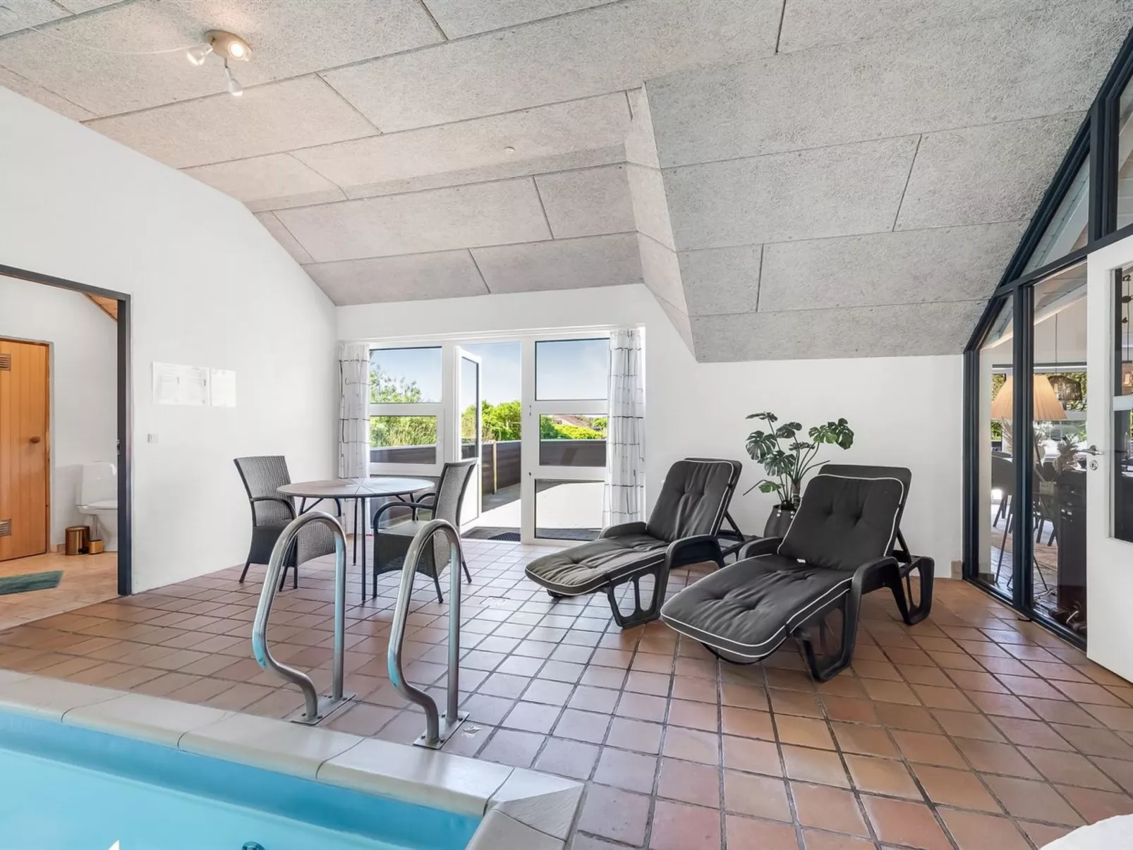 "Aage" - 1.7km from the sea-Draußen