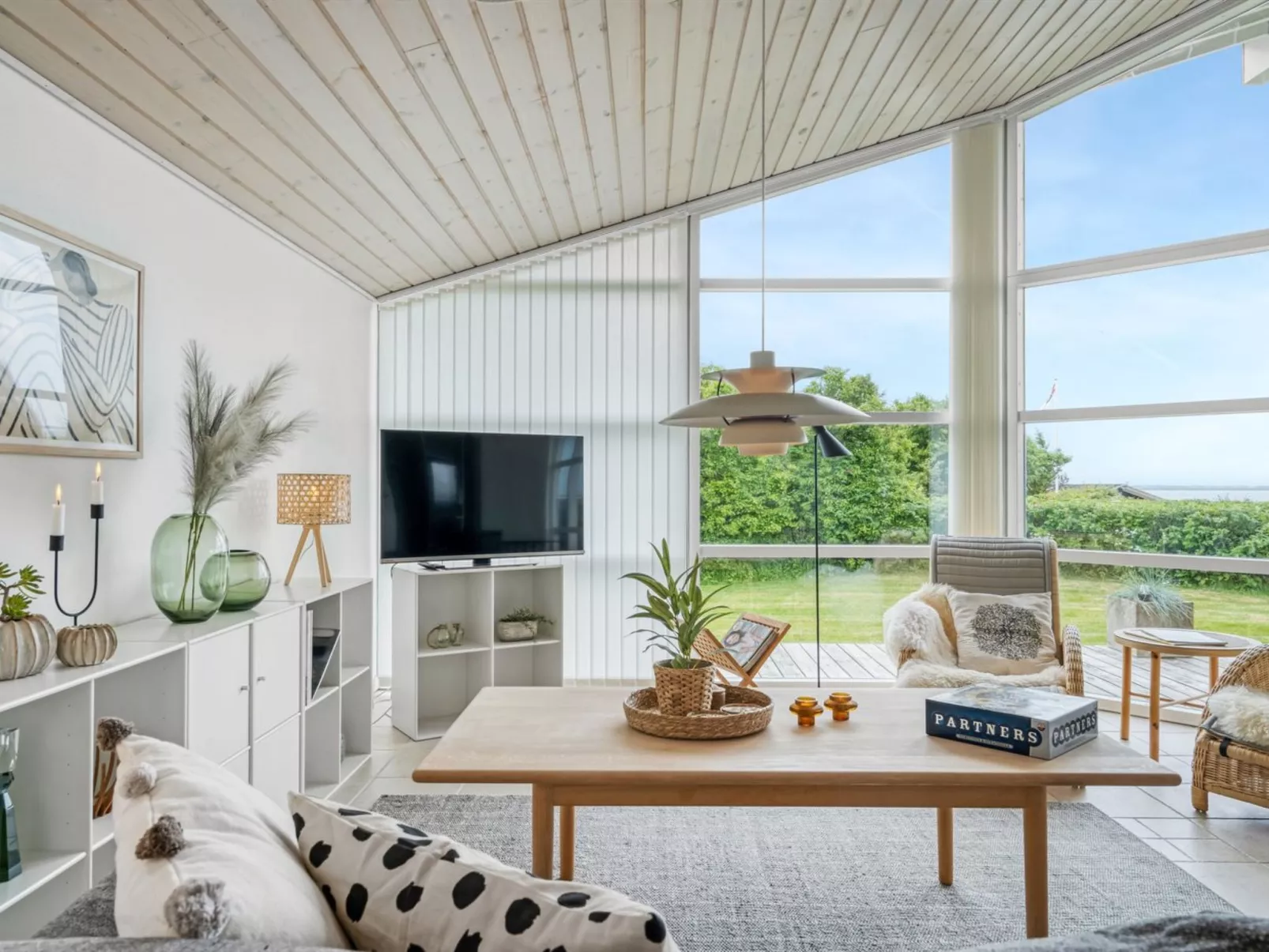 "Gedda" -  from the sea-Inside