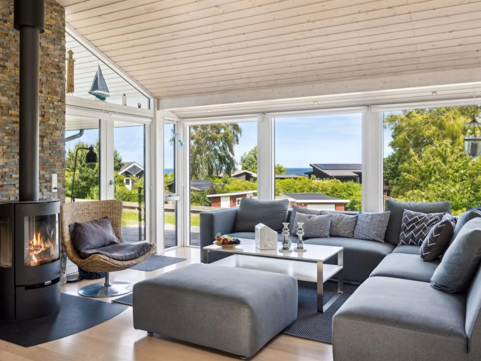 "Tuulikki" - 100m from the sea-Inside