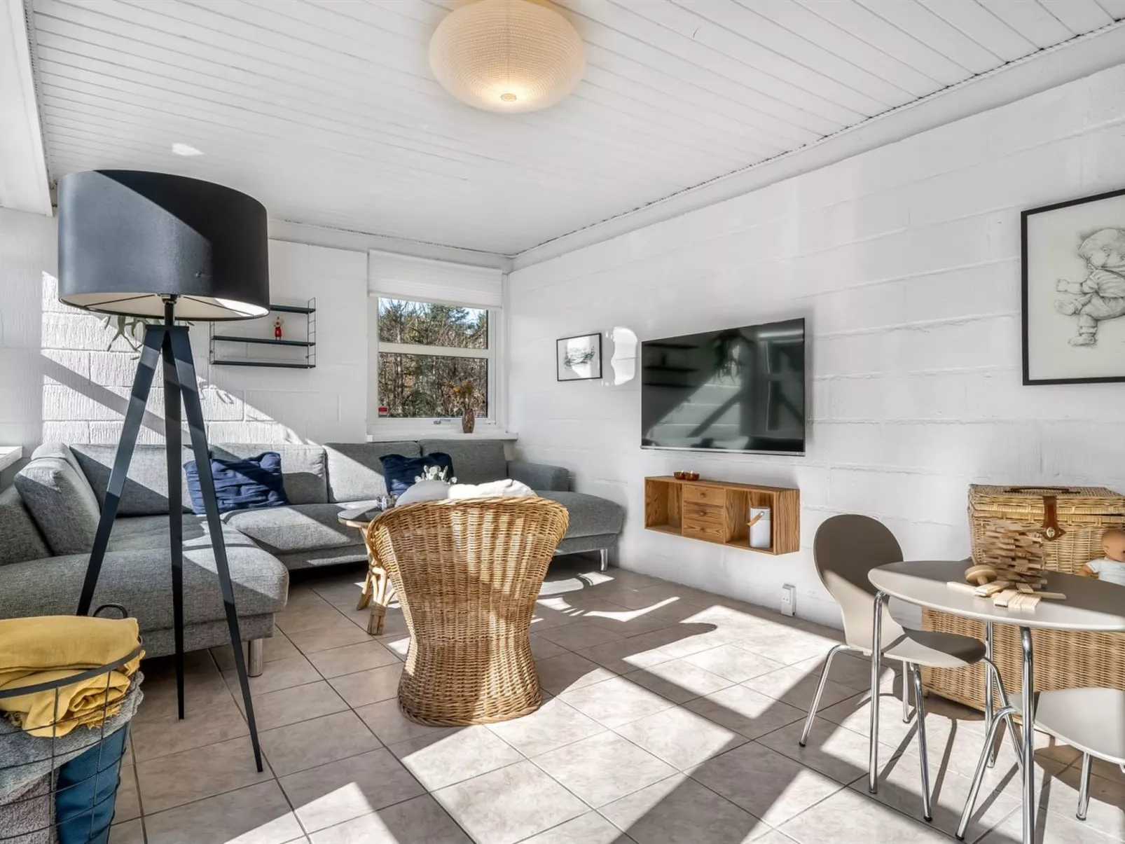 "Karmen" - 250m to the fjord-Inside