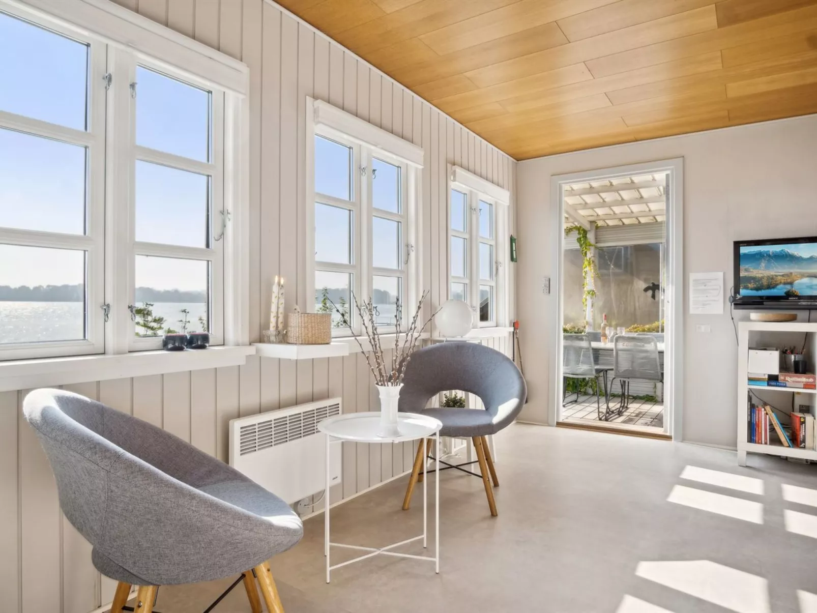 "Drifa" - 20m from the sea-Drinnen