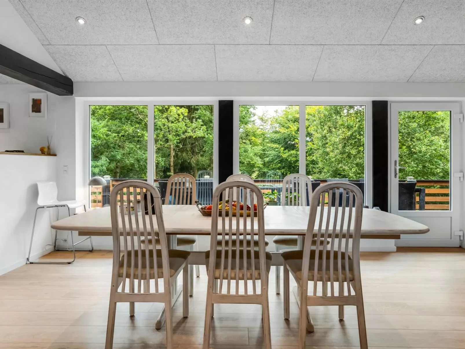 "Vicente" - 14km to the fjord-Inside