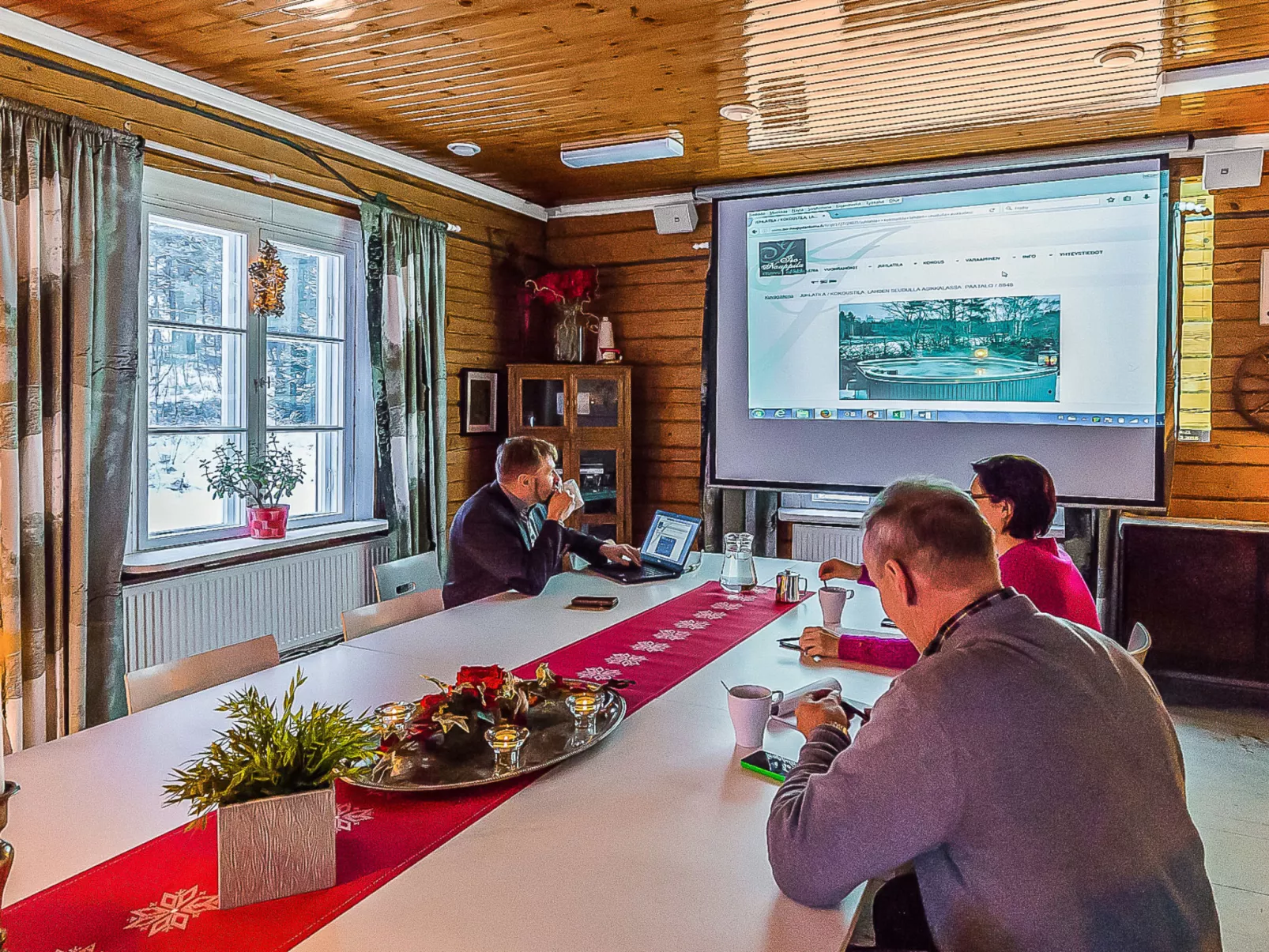 Päätalo, mökkilomat ja perhejuhlat-Dedans