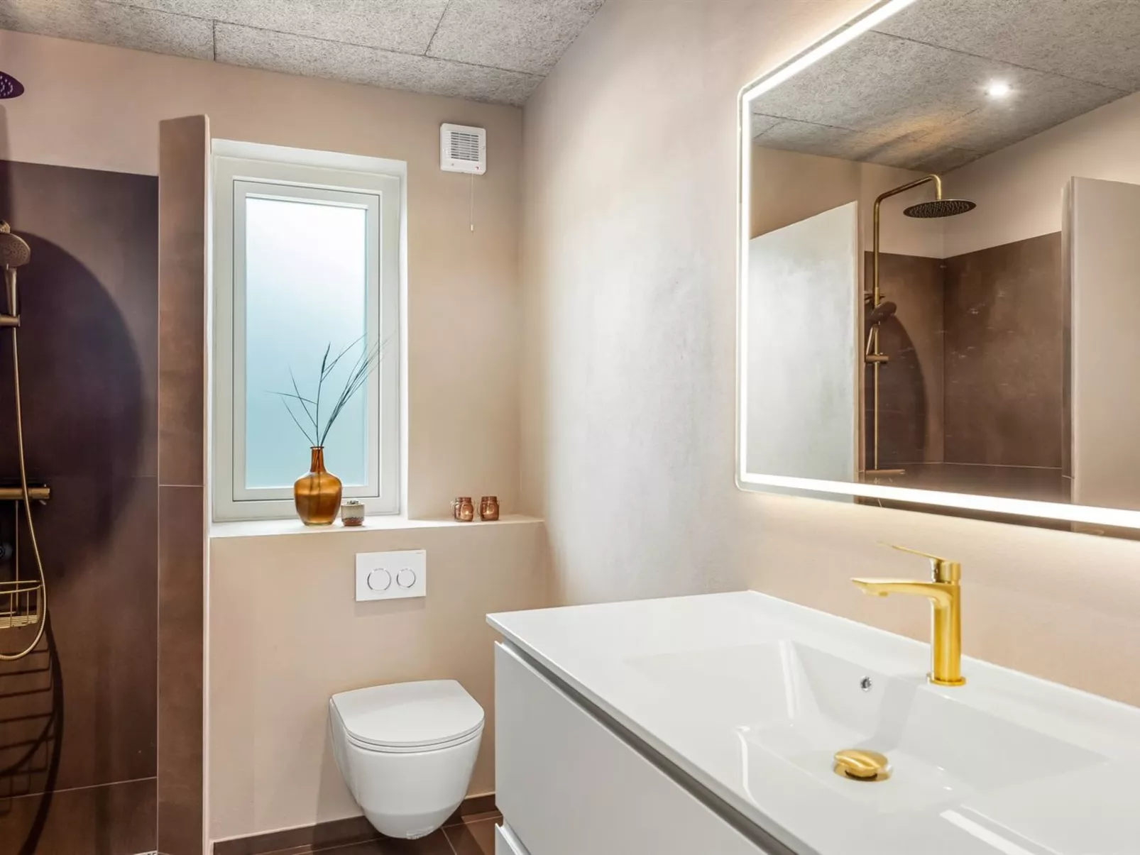 "Øthger" - 1.3km from the sea-Dedans