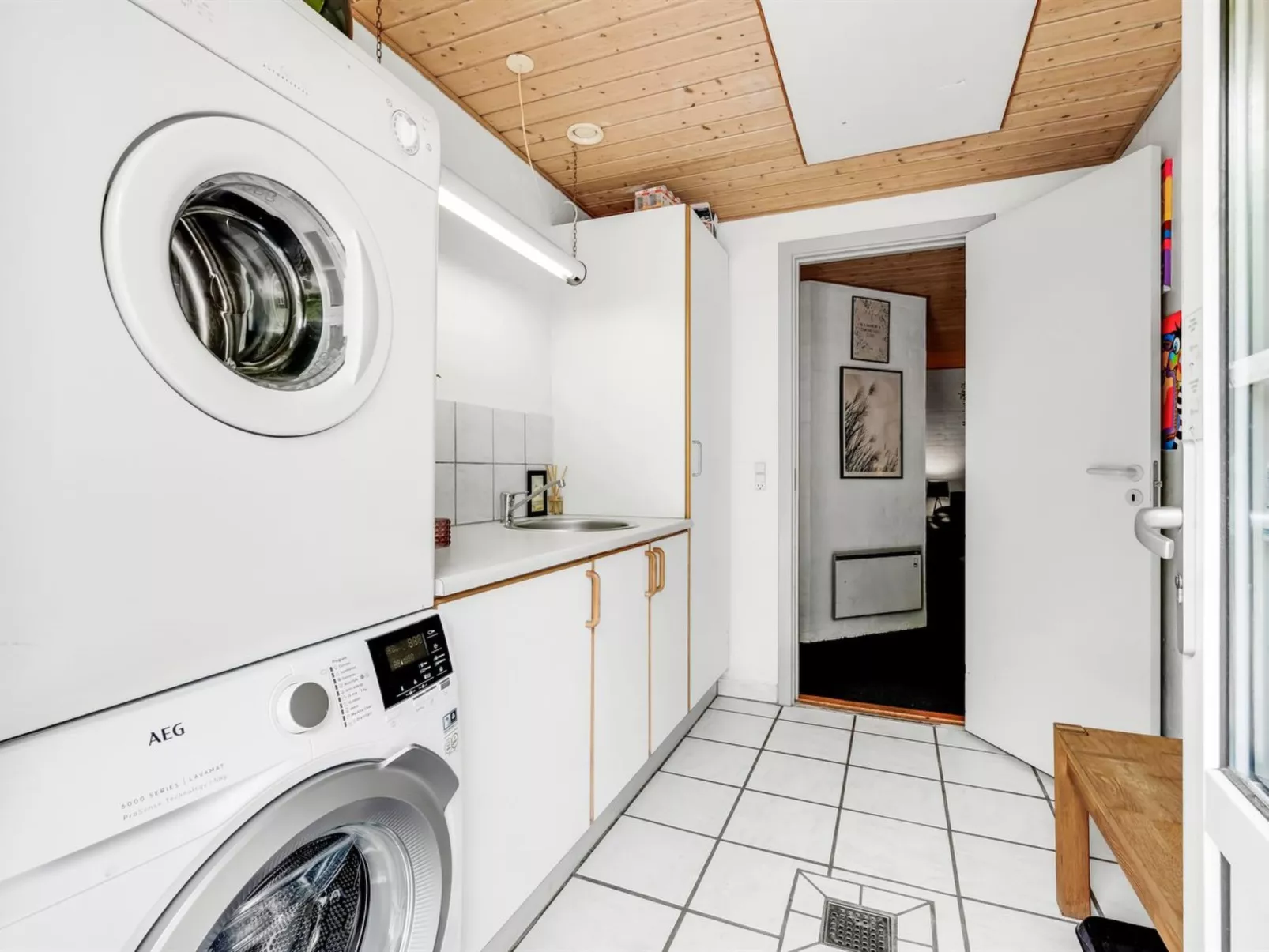 "Ulf" - 2km from the sea-Drinnen