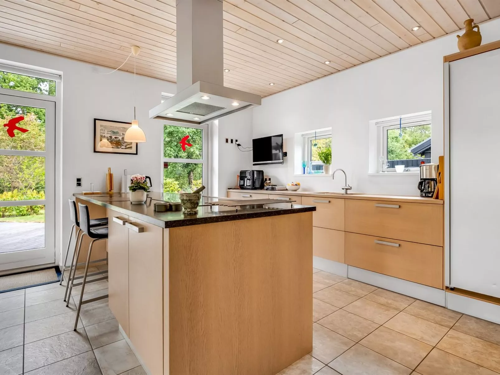 "Jyrki" - 100m from the sea-Dedans