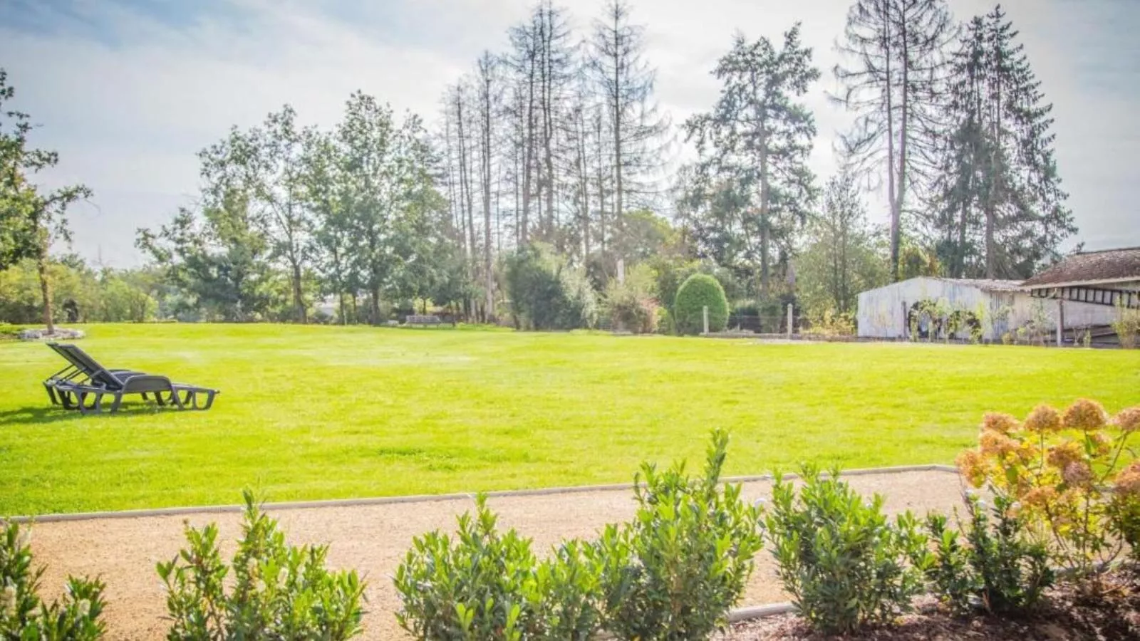 Ma Dame Jeanne-Gardens in summer