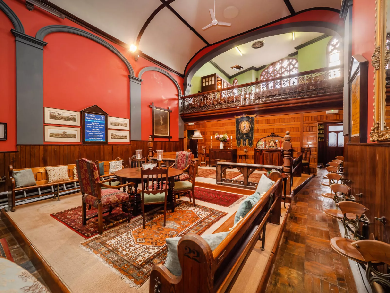 The Old Sunday School & Vestry-Dedans