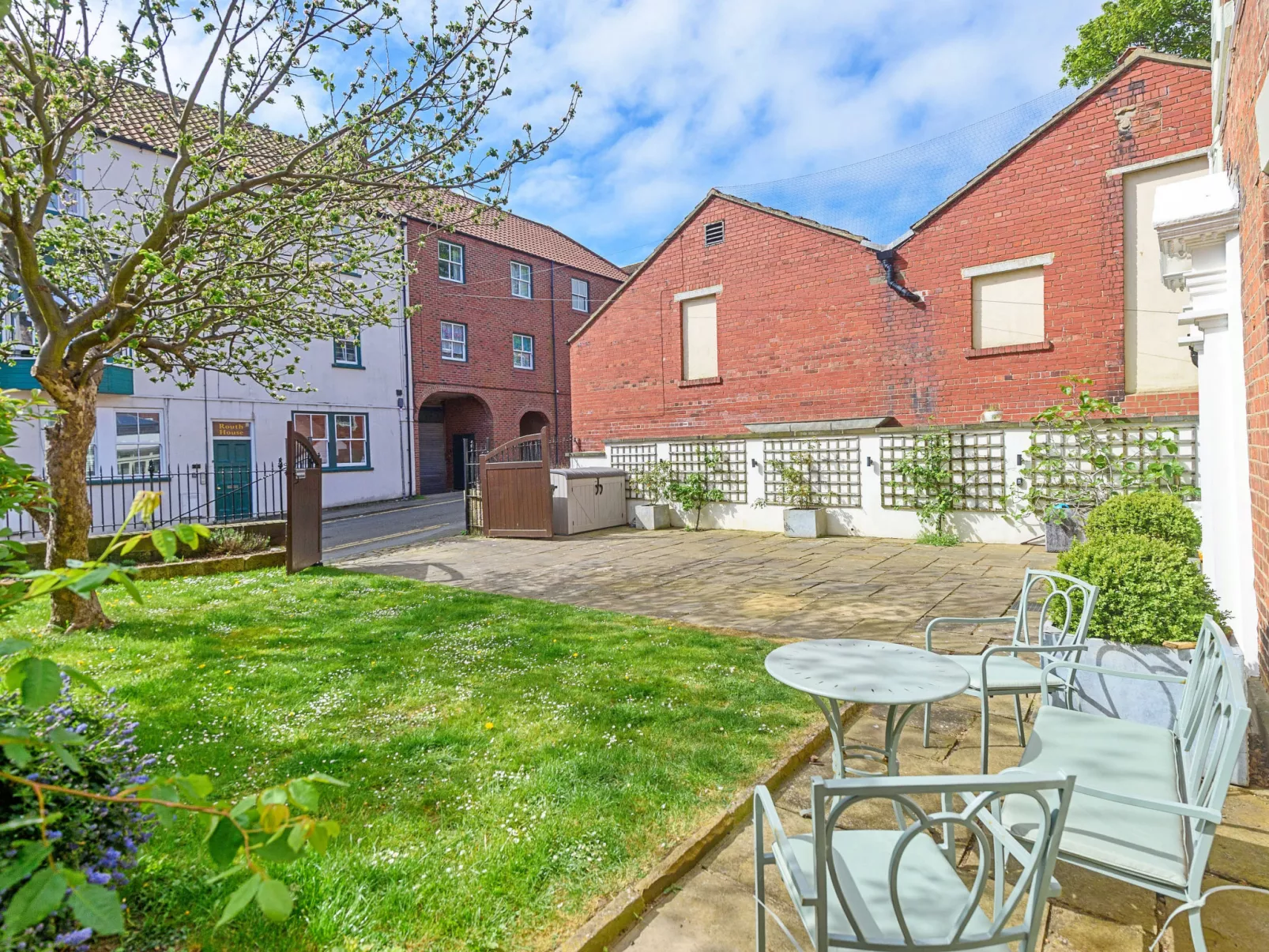 Harold Villa-Draußen