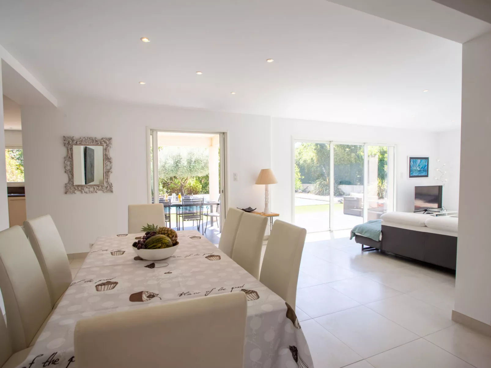 Bastide de la Mer-Inside