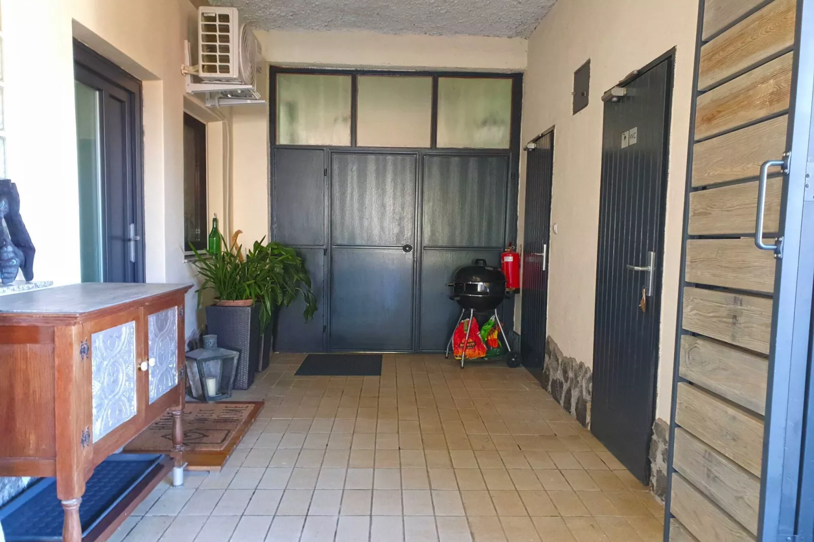 Bright and Sunny Apartment with Terrace - Two Bedroom Apartment with Terrace-Outdoor