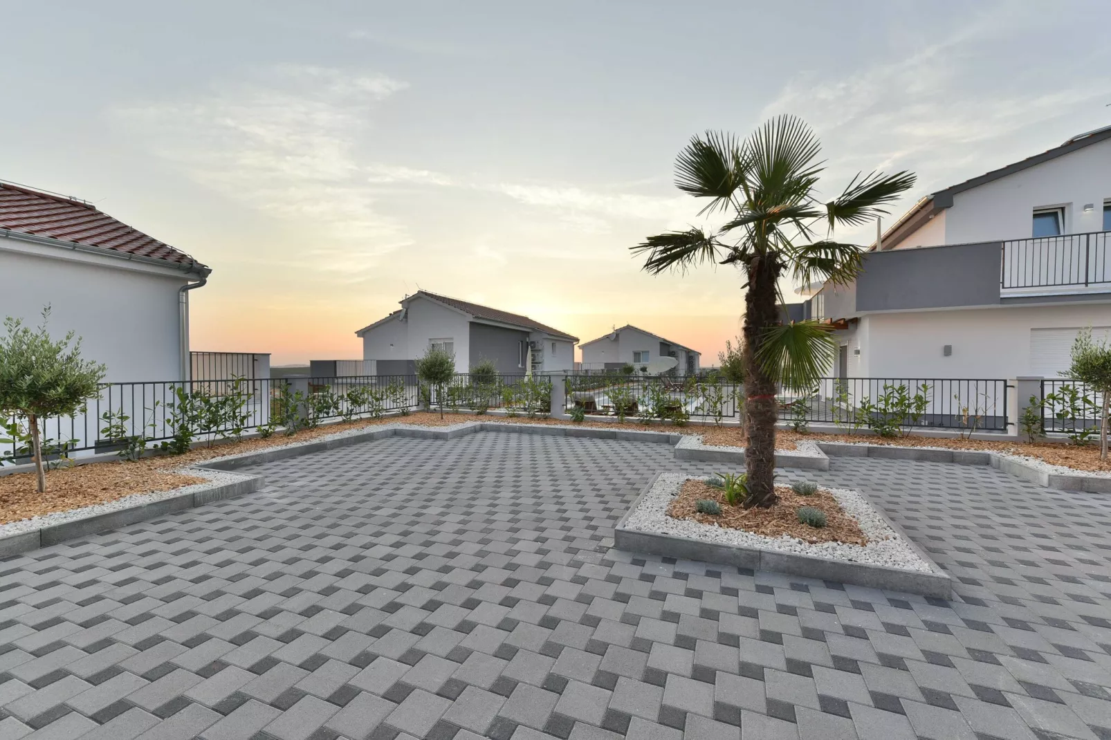 Luxury Escape with Swimming Pool & Modern Design - Deluxe Four Bedroom Villa with Sea View and Private Pool (Villa 5)-Extérieur