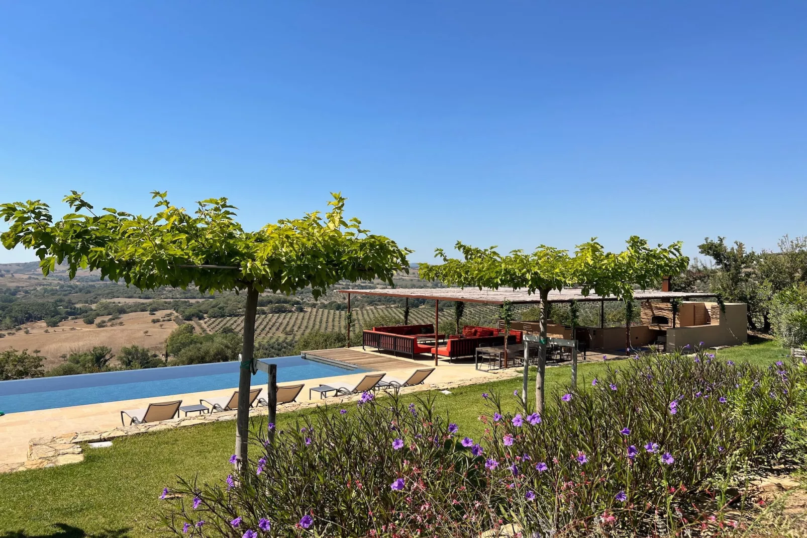 Maniero in Maremma-Jardins en été