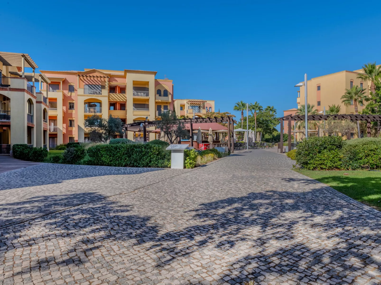 The Residence at Victoria-Outside