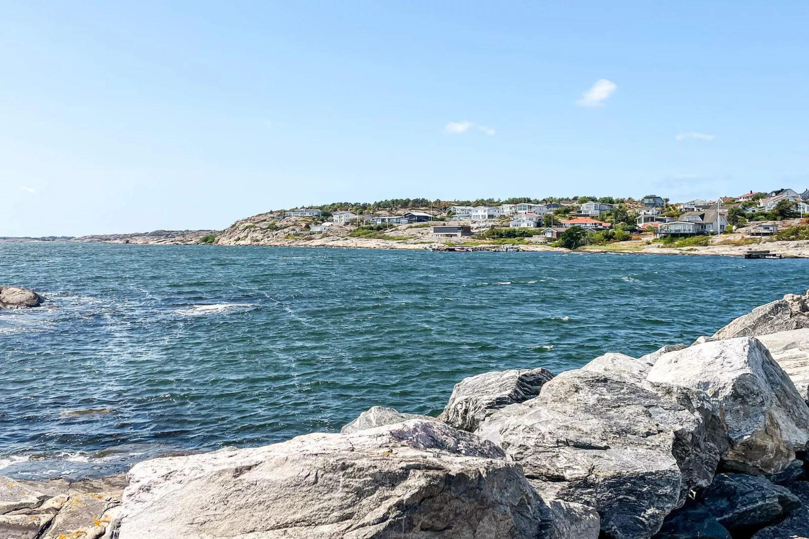 Strandhaus in Sandvik mit Pool-Im Freien