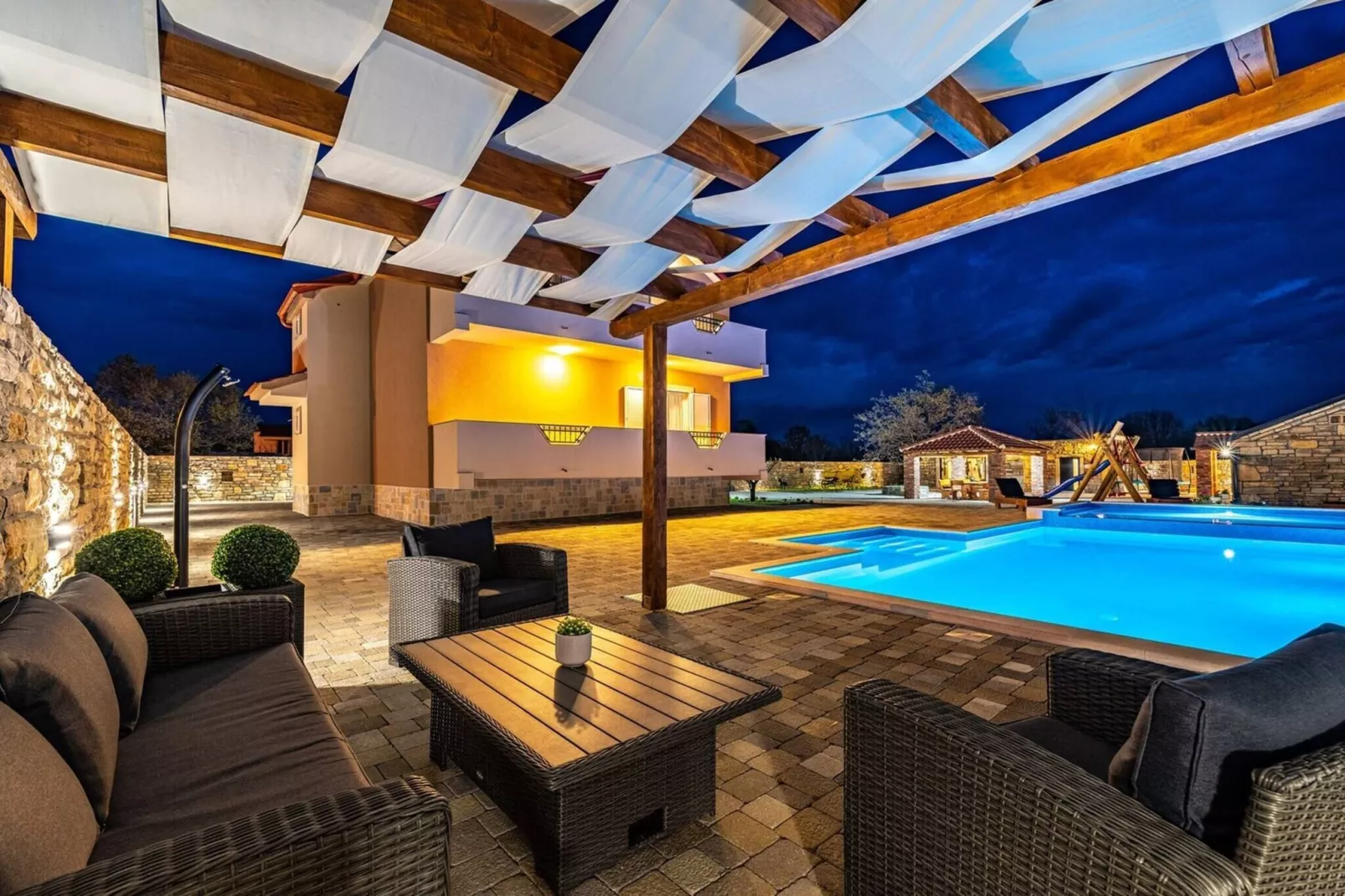 Luxury Villa Escape-Terrace balcony