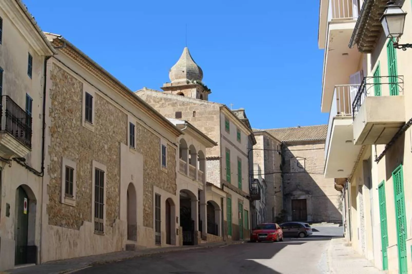 Montserrat-Areas within 1km in summer