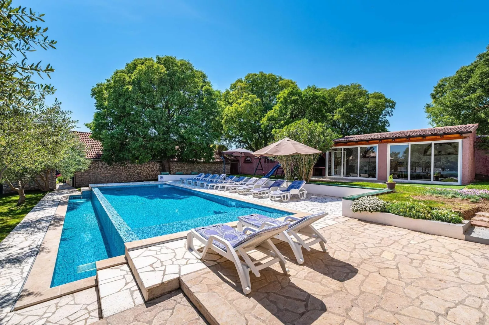 Momo´s Paradise-Swimming pool