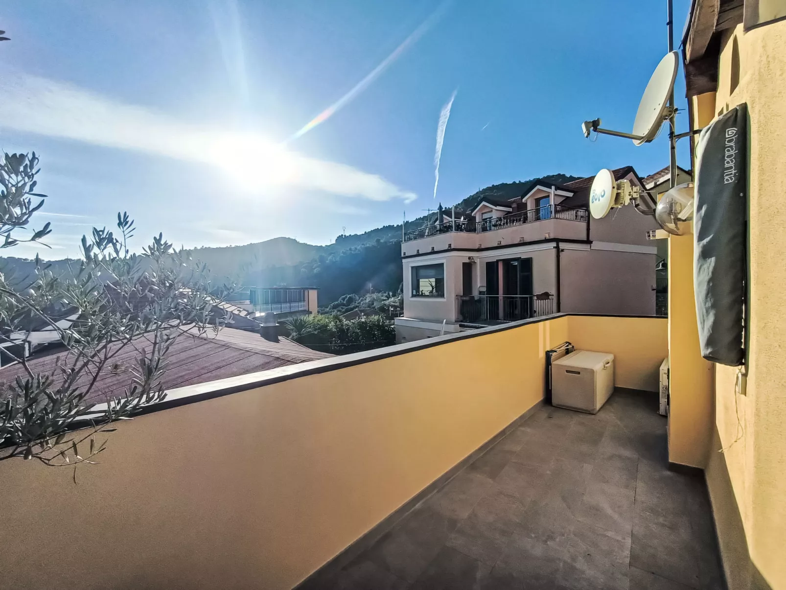 Terrazza con glicine-Draußen