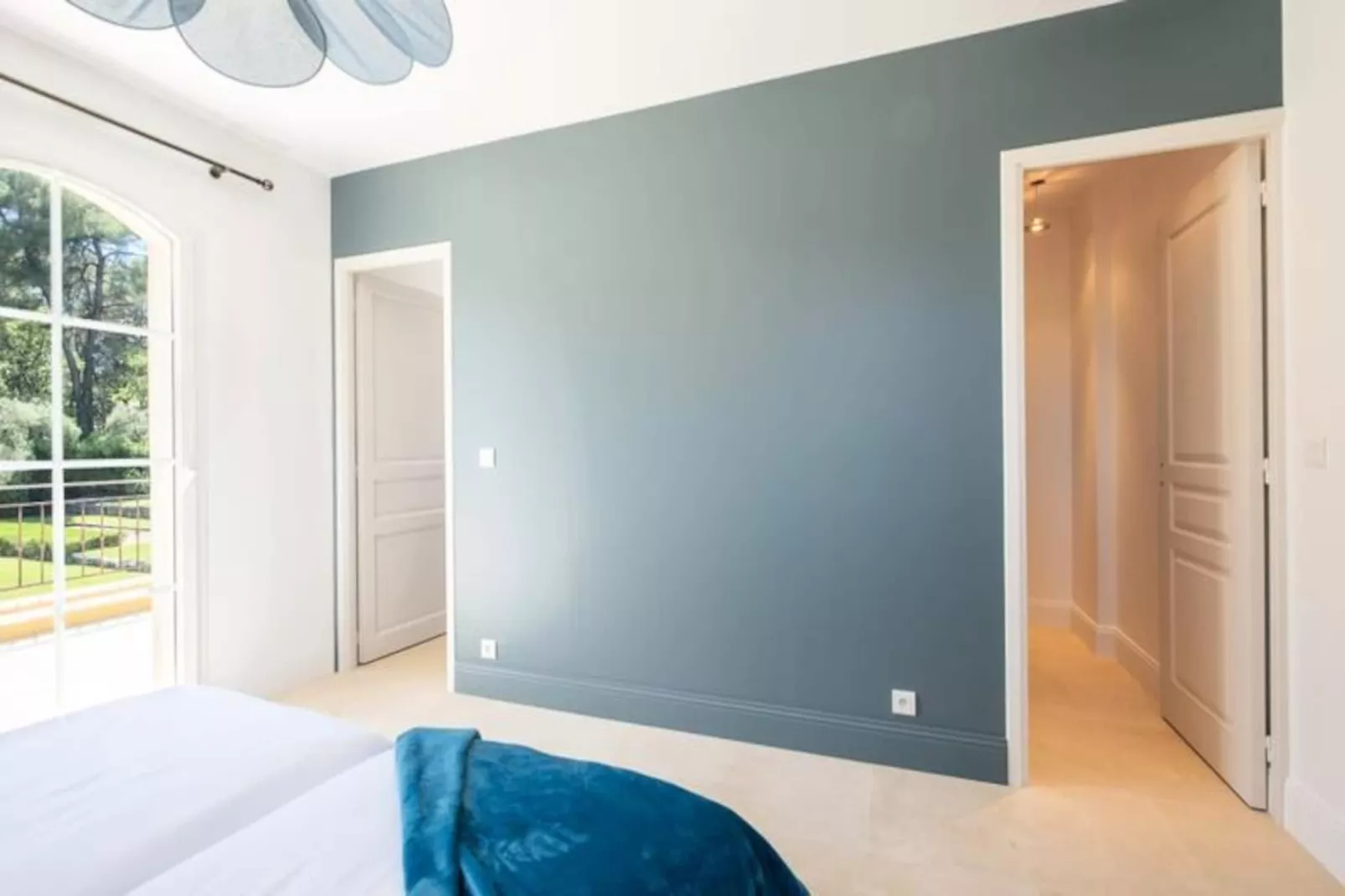 Résidence Bijou De 280m2 Et Piscine à Débordement Au Calme Absolu-Untagged