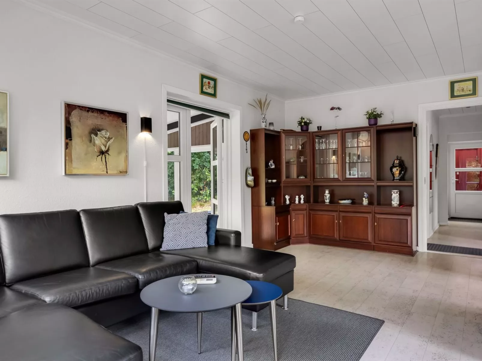 "Gwen" - 2.7km from the sea-Dedans