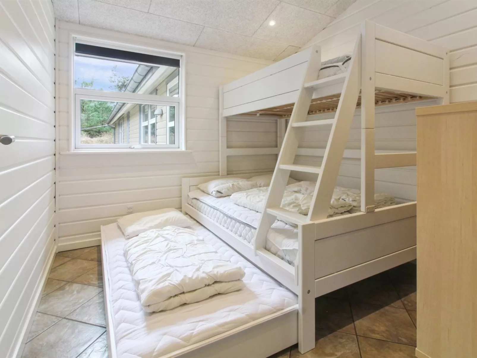 "Nael" - 1.6km from the sea-Drinnen