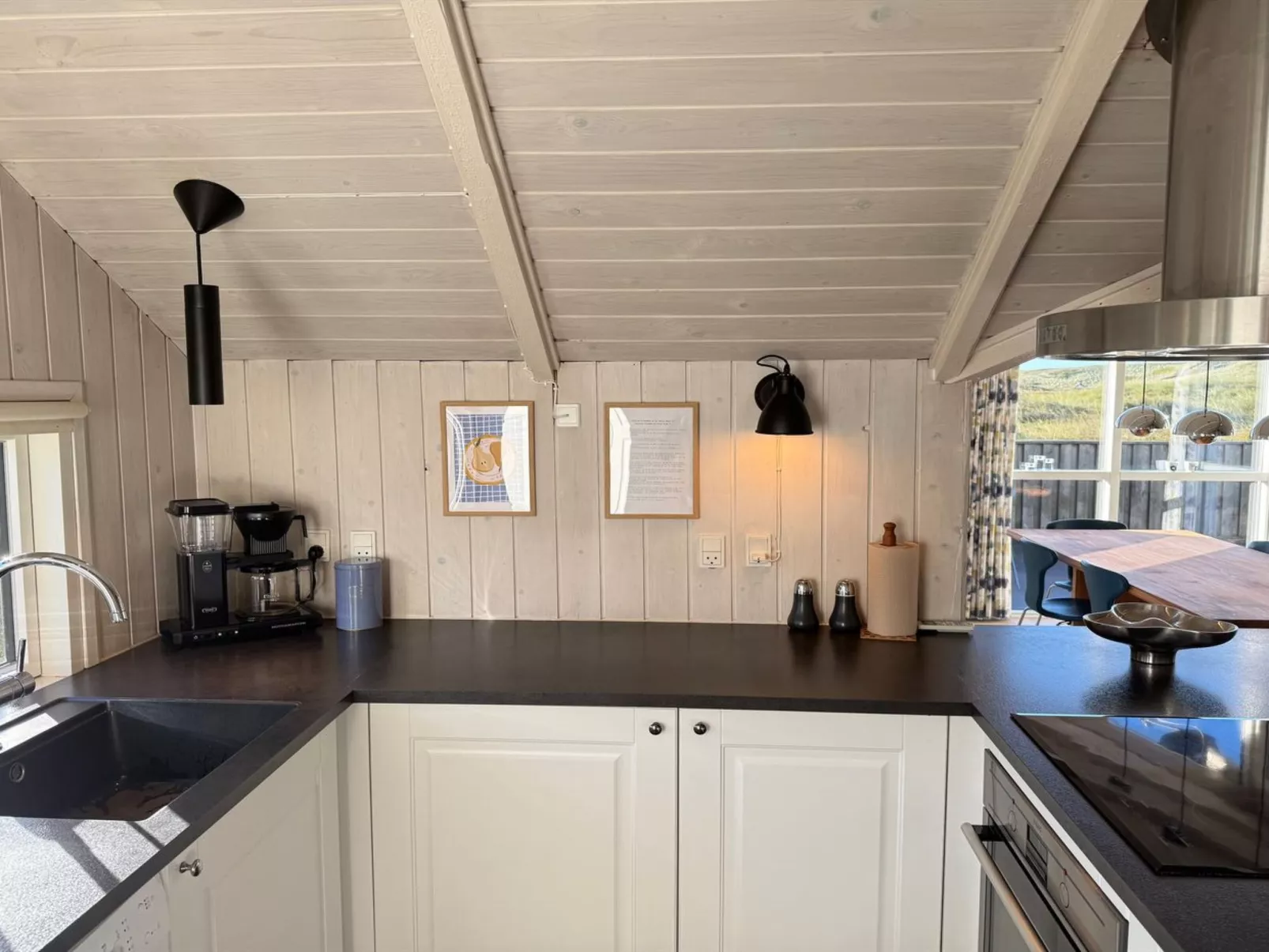 "Velena" -  from the sea-Drinnen