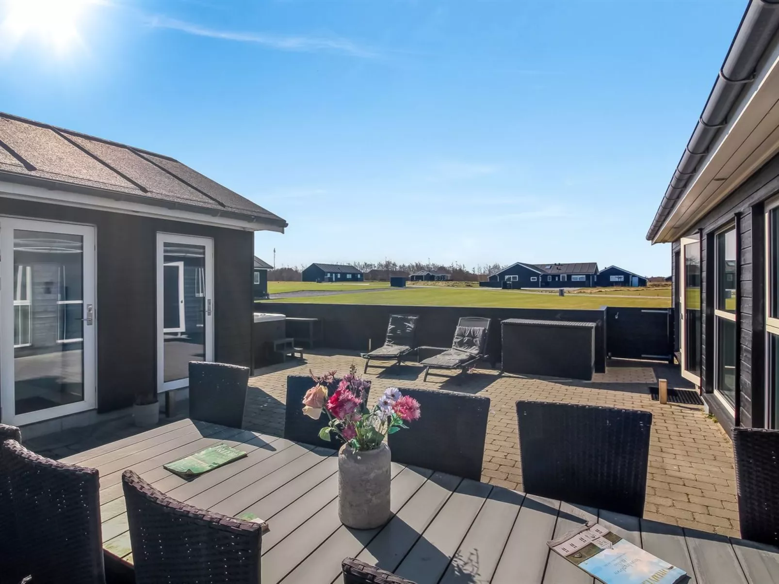 "Edgar" - 1.5km from the sea-Outside