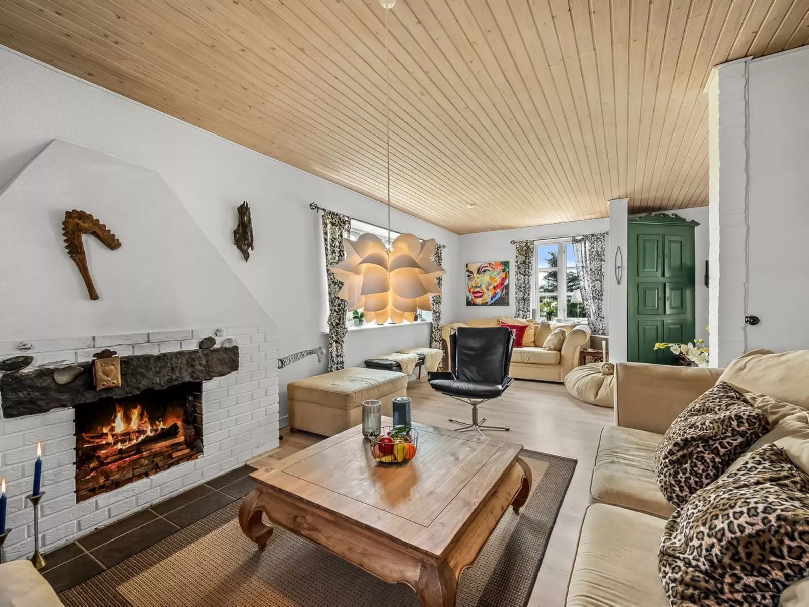 "Urte" -  from the sea-Inside