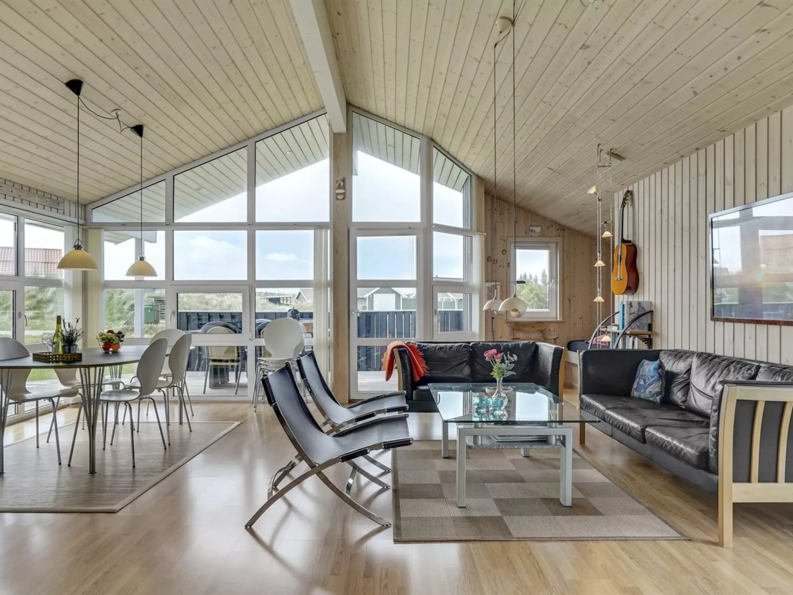 "Emppu" - 400m from the sea-Drinnen