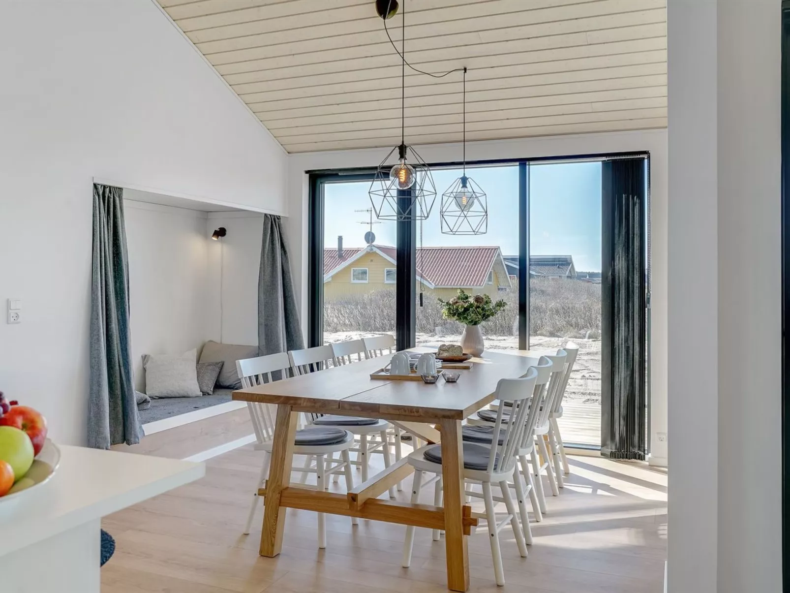 "Aiko" - 50m from the sea-Drinnen