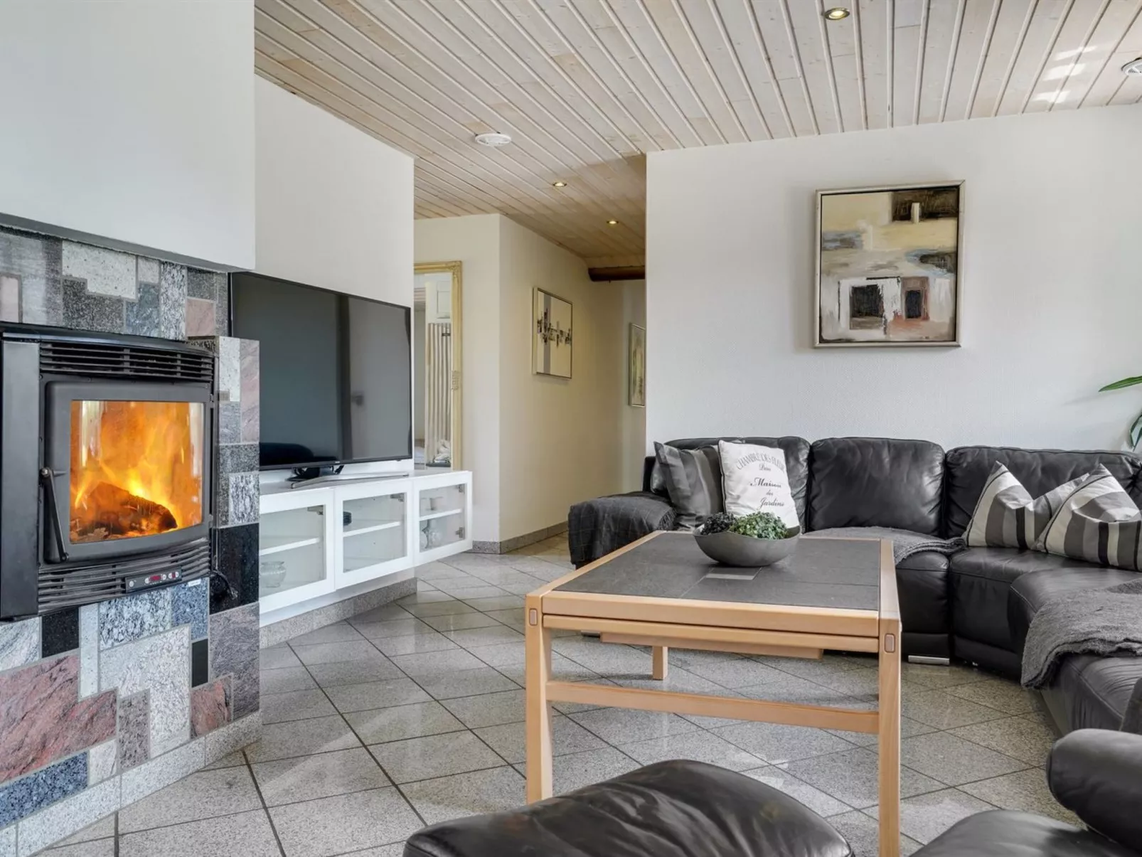 "Nana" - 4km from the sea-Drinnen