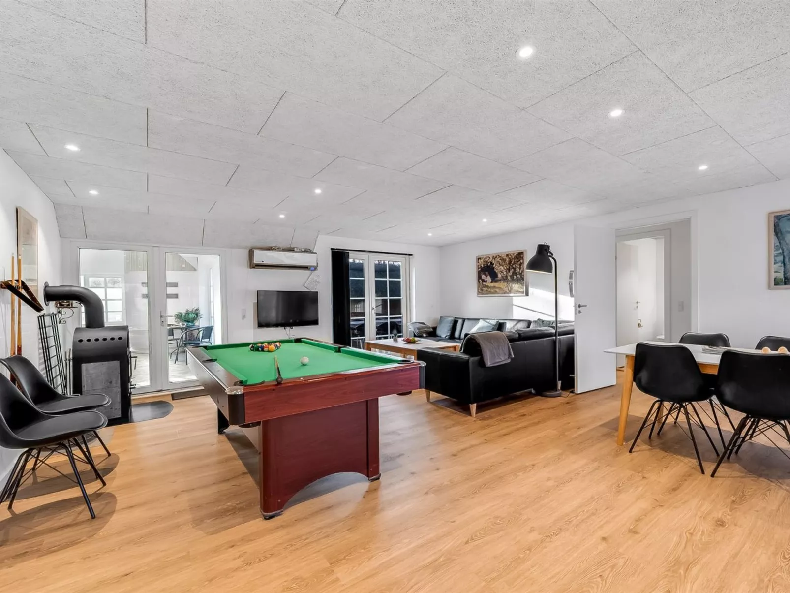 "Thana" - 1.4km from the sea-Dedans